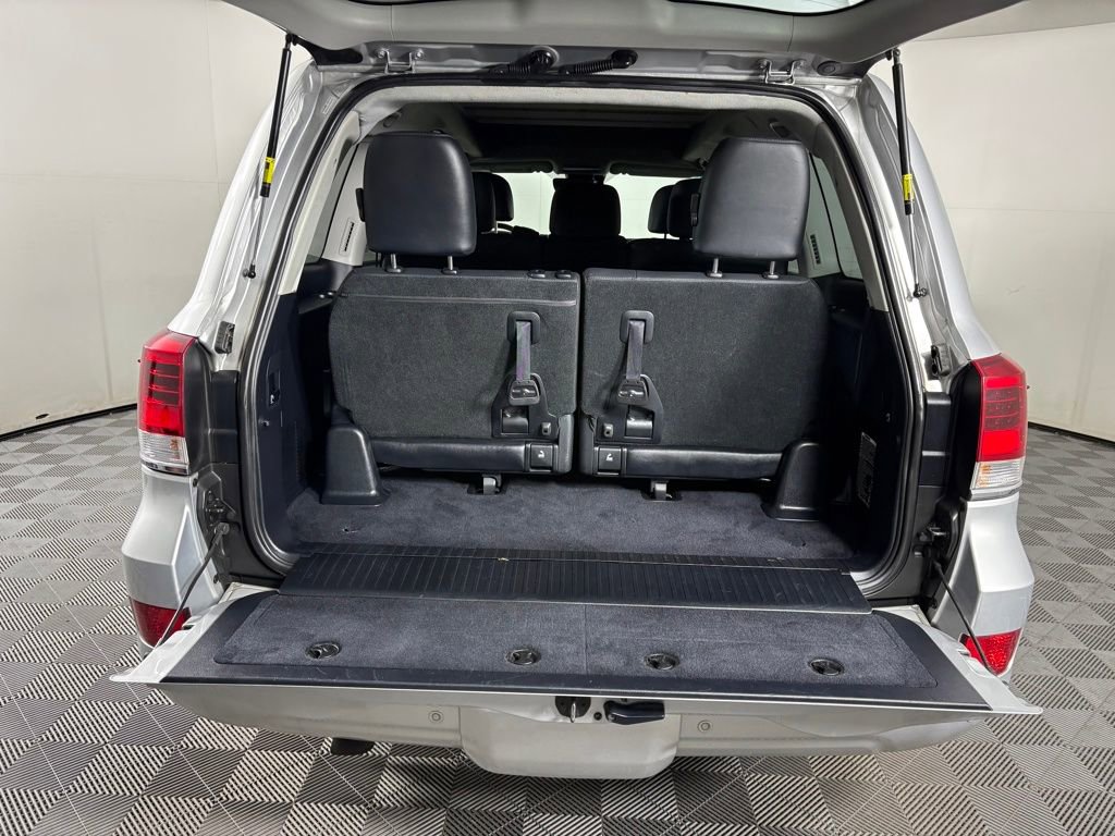 Used 2016 Toyota Land Cruiser image 30