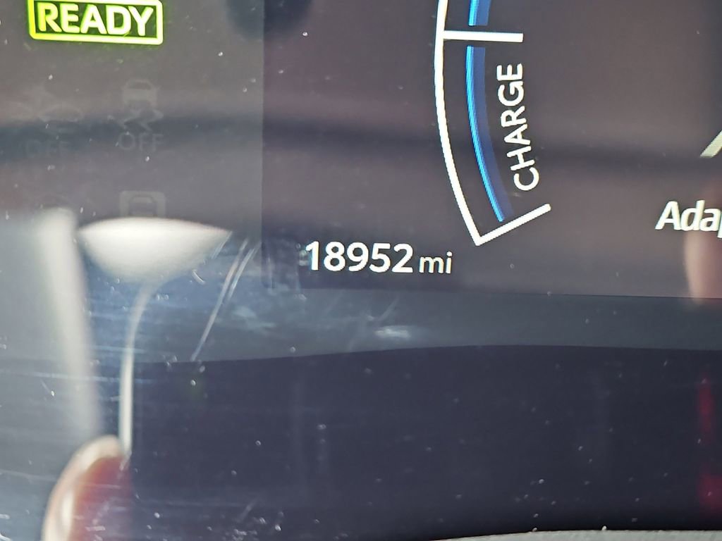 Used 2025 Toyota Camry SE w/ Convenience Package image 13