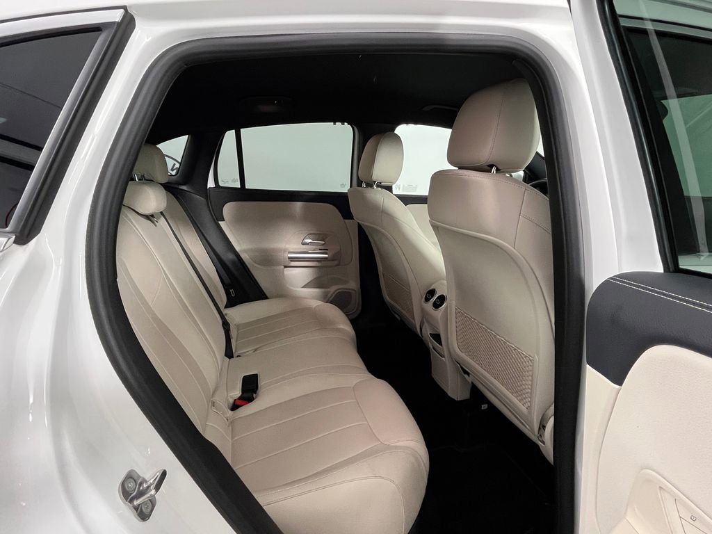 Used 2025 Mercedes-Benz GLA 250 4MATIC image 19