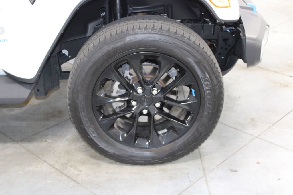 Used 2023 Jeep Wrangler Unlimited Sahara w/ Cold Weather Group image 14