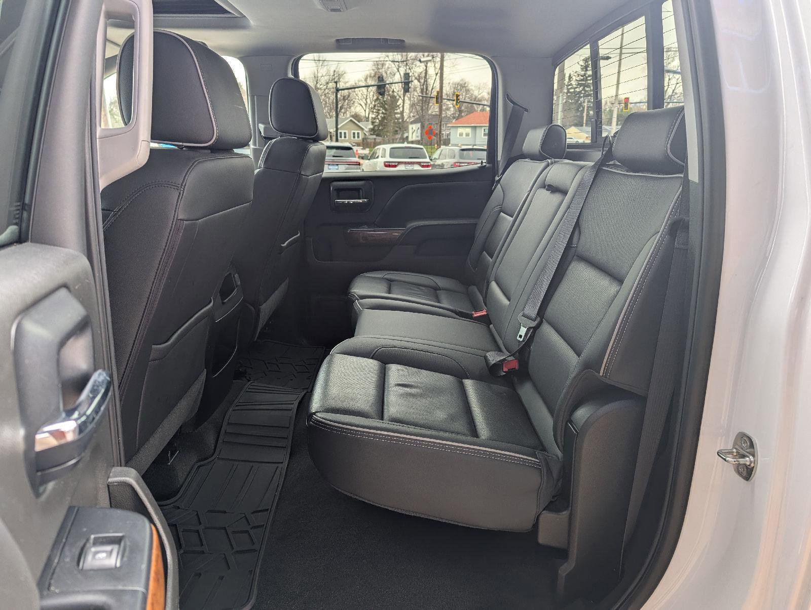 Used 2018 Chevrolet Silverado 1500 High Country image 28