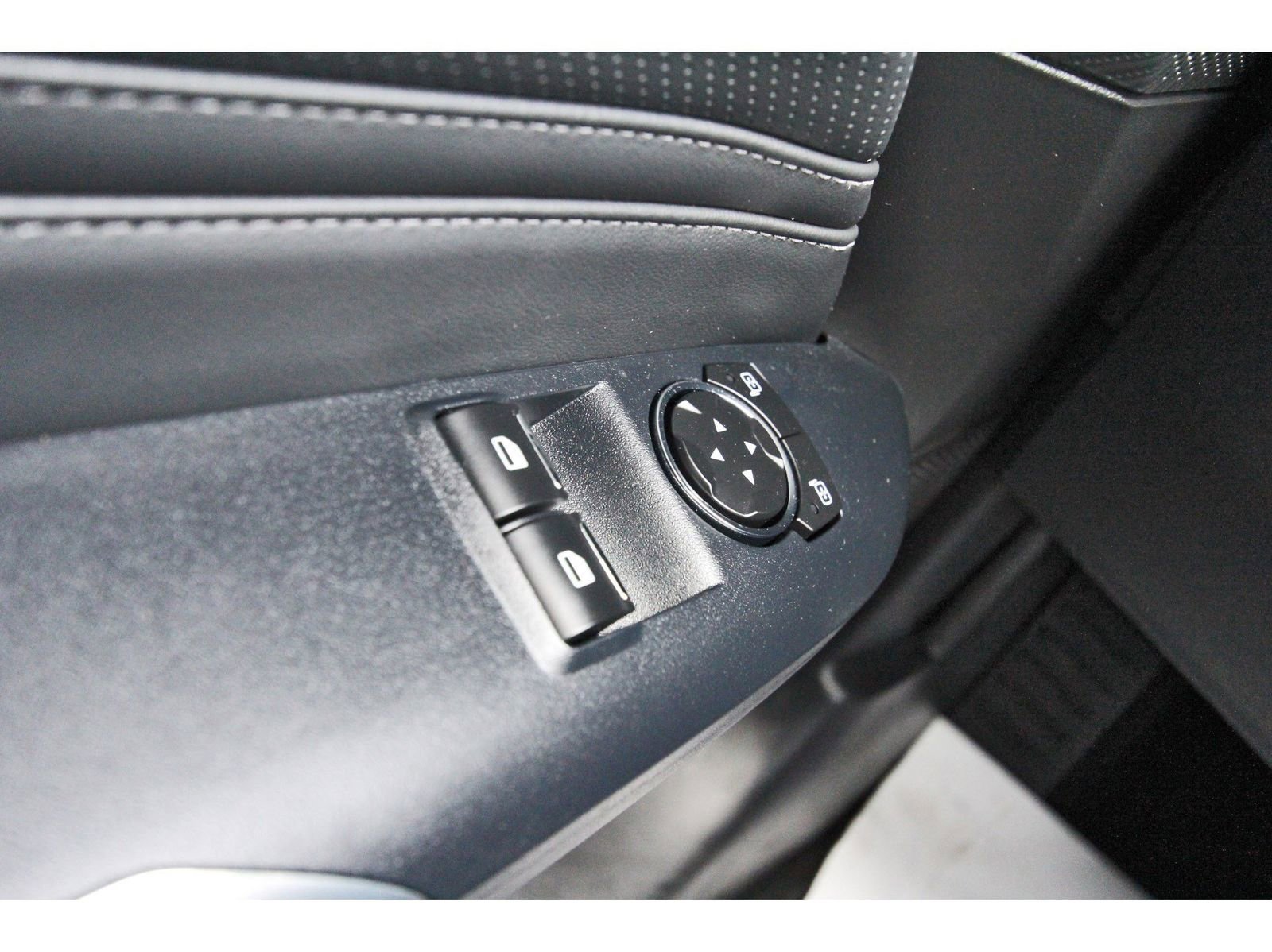 Used 2025 Ford Mustang Premium image 18