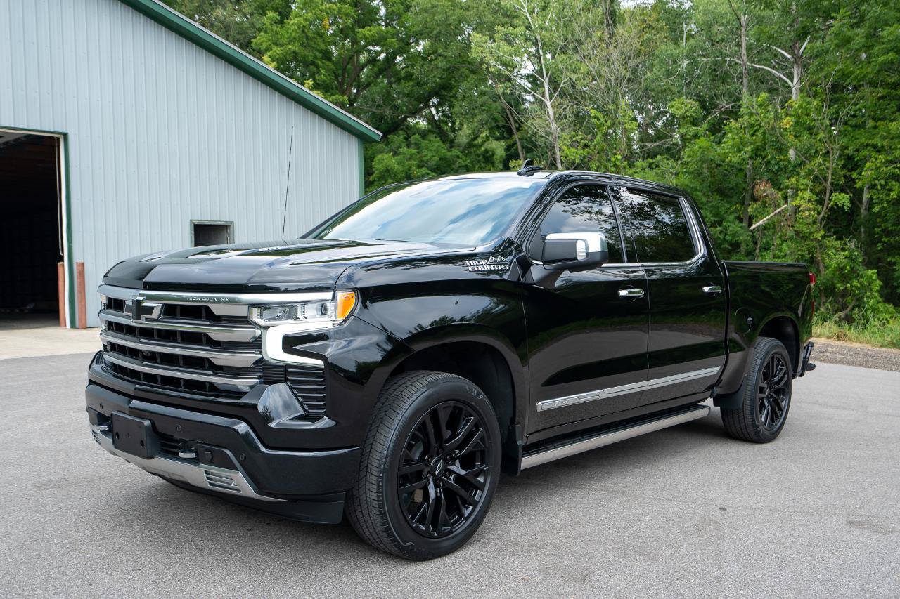 Used 2023 Chevrolet Silverado 1500 High Country w/ High Country Premium Package AWD/4WD image 7