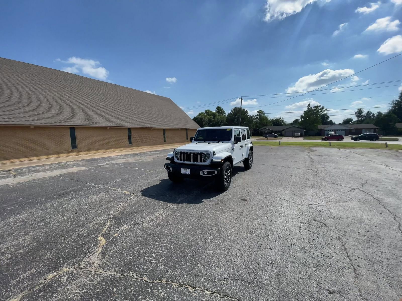 Used 2025 Jeep Wrangler Sahara image 16