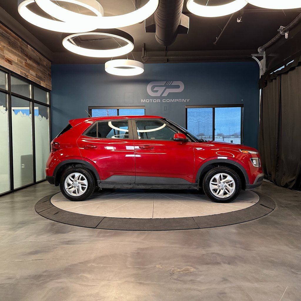 Used 2023 Hyundai Venue SE image 6