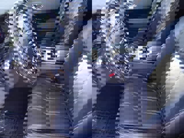 Used 2021 Land Rover Range Rover Velar R-Dynamic S image 6