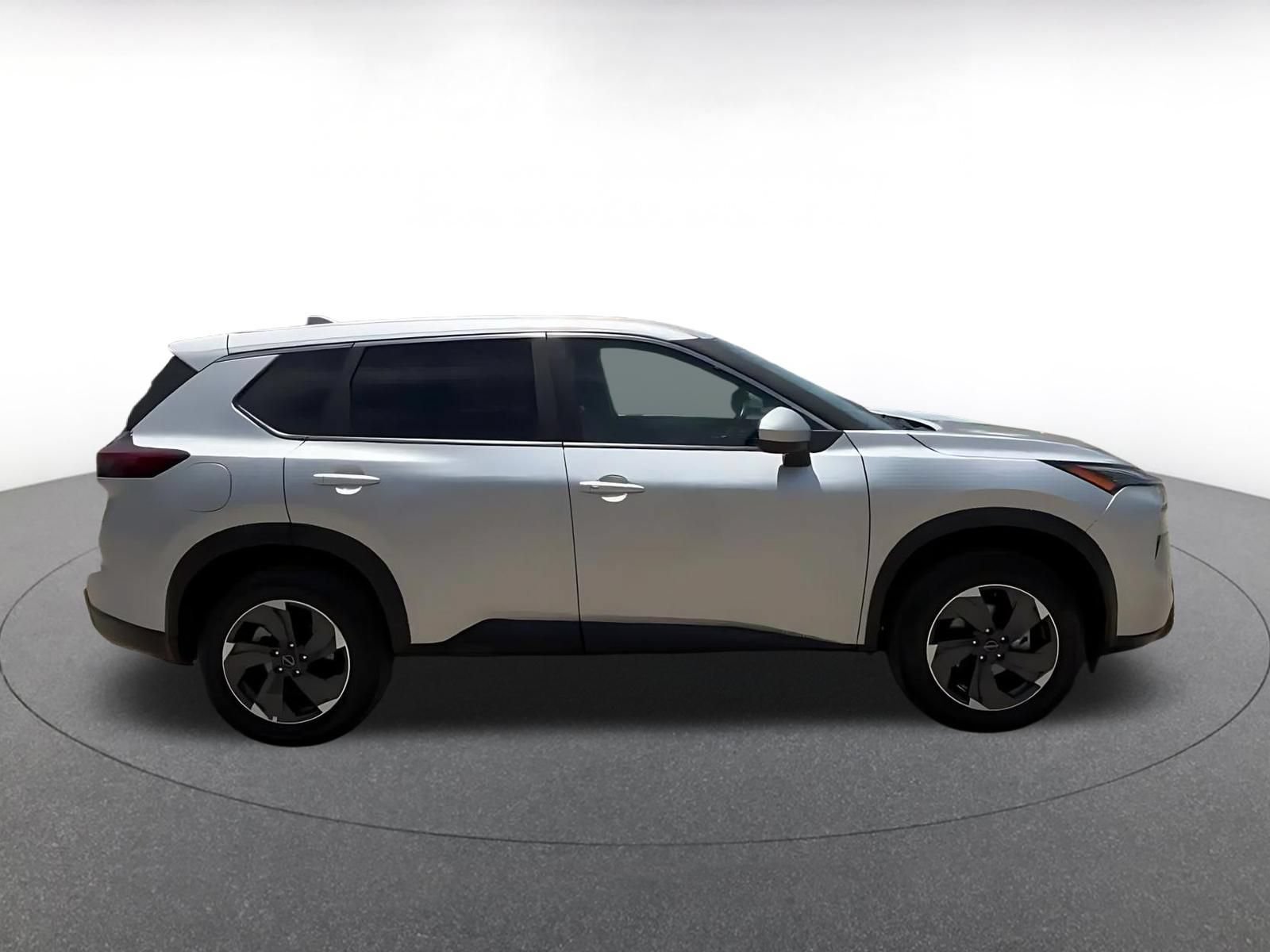 Used 2025 Nissan Rogue SV FWD image 16