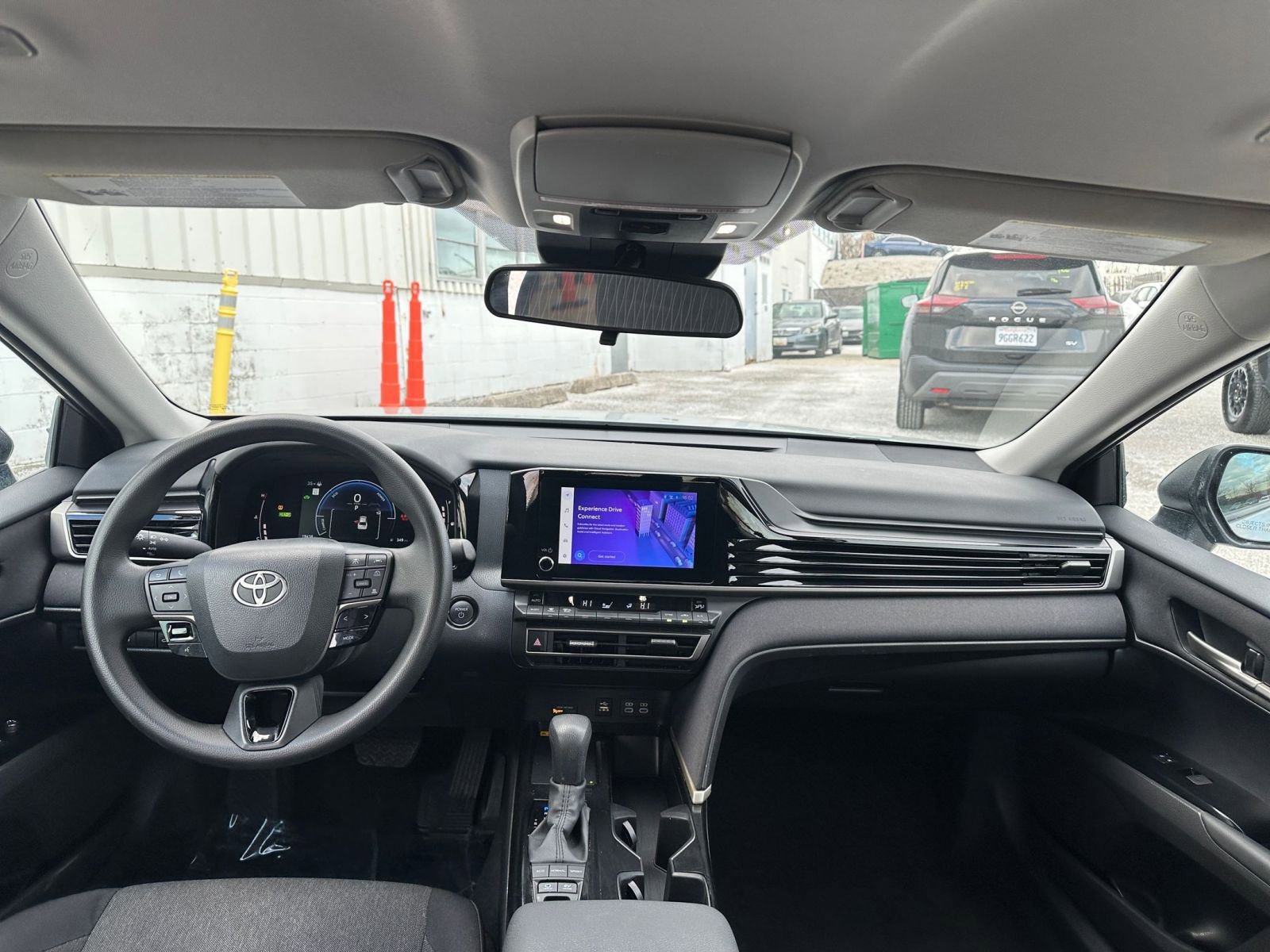 Used 2025 Toyota Camry LE image 32