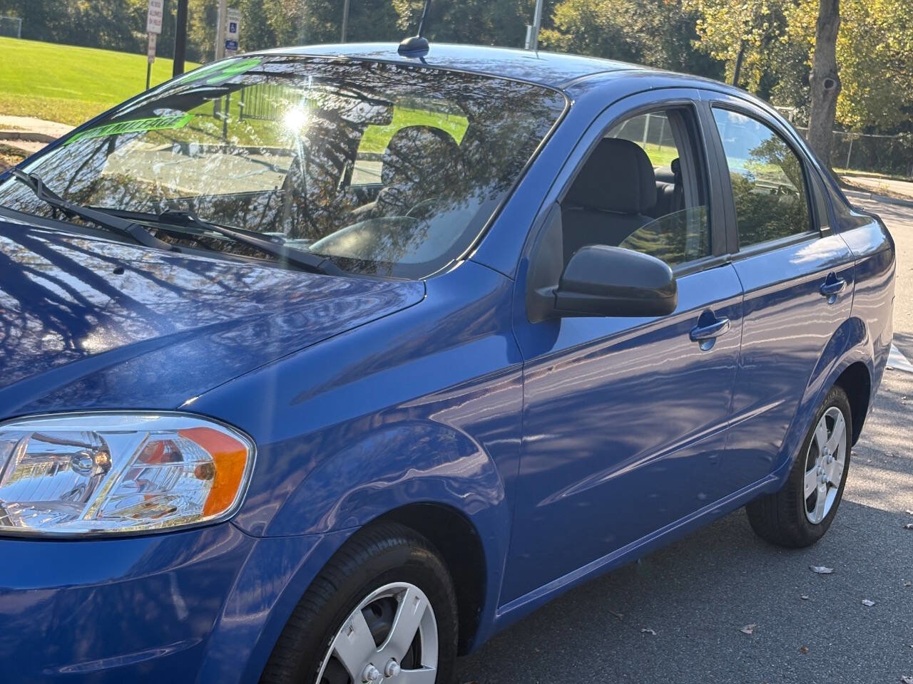 Used 2009 Chevrolet Aveo LT w/ Power and Convenience Package image 9