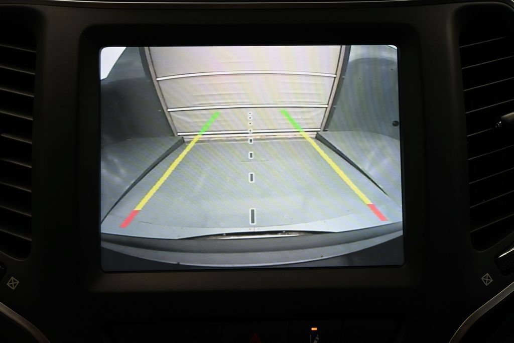 Used 2022 Jeep Cherokee Latitude Lux FWD image 23