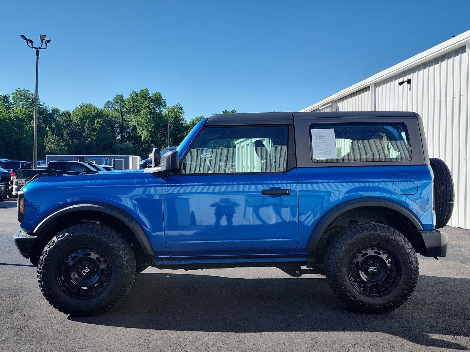 Used 2022 Ford Bronco 2-Door AWD/4WD image 2