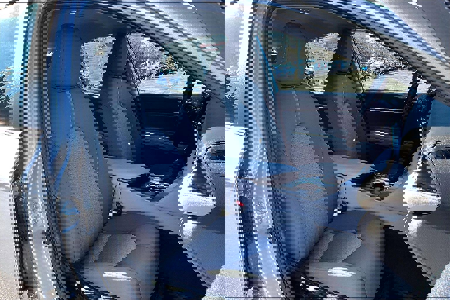 Used 2023 Toyota Camry LE image 7