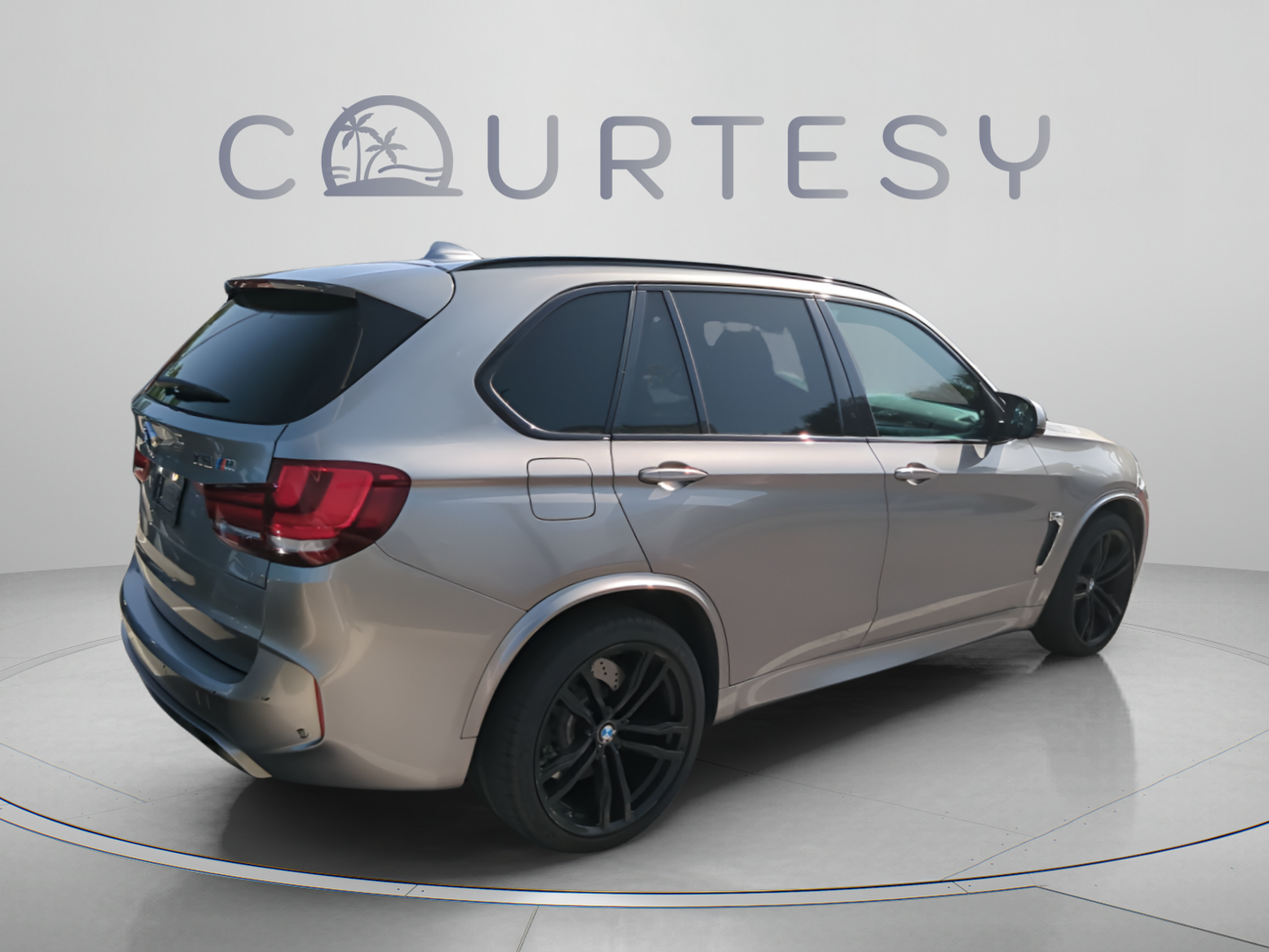 Used 2018 BMW X5 M AWD/4WD image 7