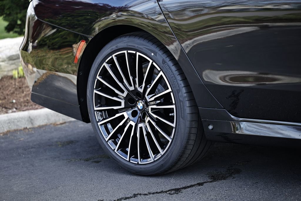 New 2026 BMW 740i w/ Executive Package image 6