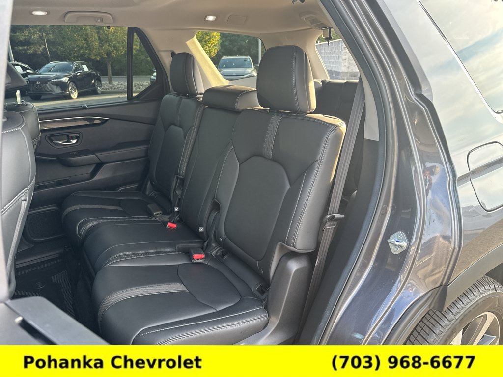 Used 2025 Honda Pilot Touring image 29
