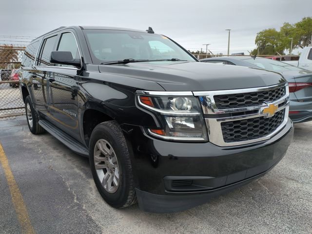 Used 2018 Chevrolet Suburban LT image 2