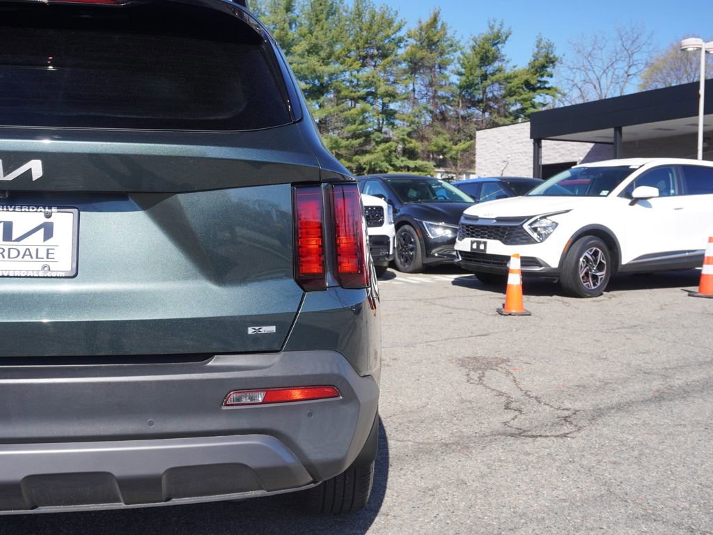 Used 2023 Kia Sorento S w/ Panoramic Sunroof Package image 17