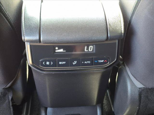 Used 2021 Toyota Highlander LE FWD image 18