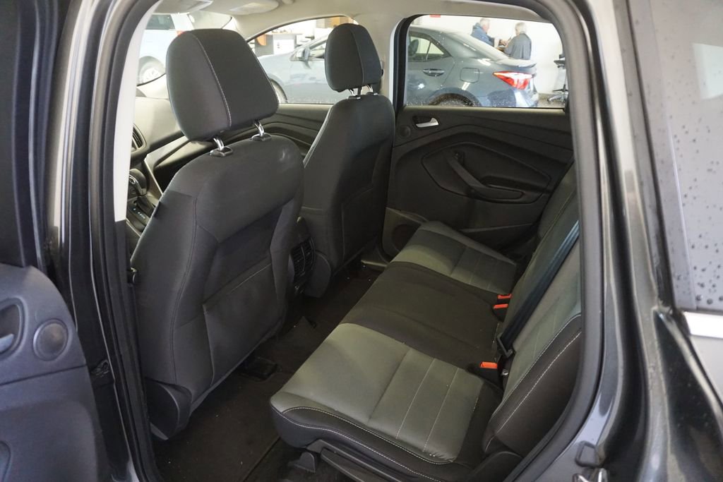 Used 2016 Ford Escape SE w/ Equipment Group 201A image 18