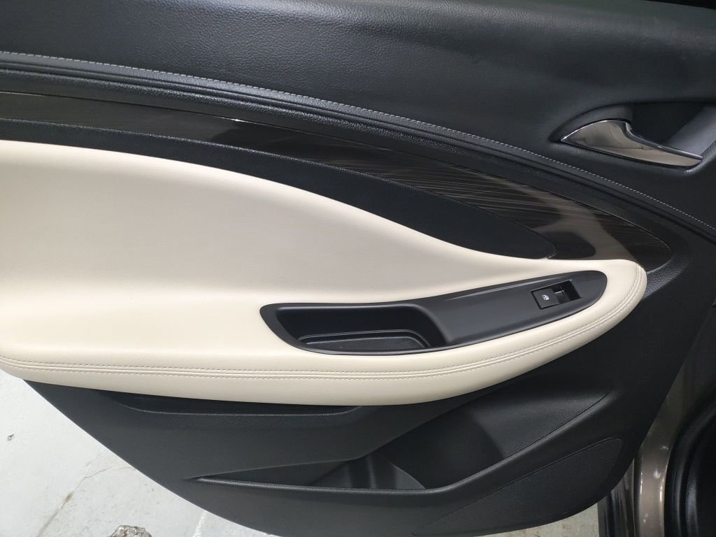 Used 2019 Buick Envision Essence image 26