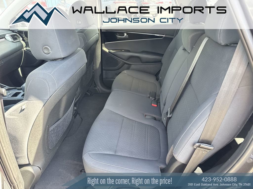 Used 2019 Kia Sorento LX w/ LX Convenience Package image 25