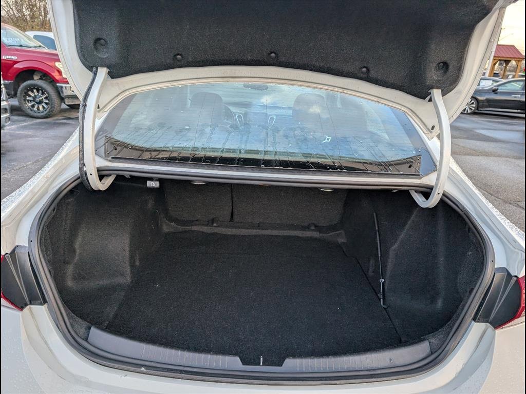 Used 2024 Chevrolet Malibu LT image 22