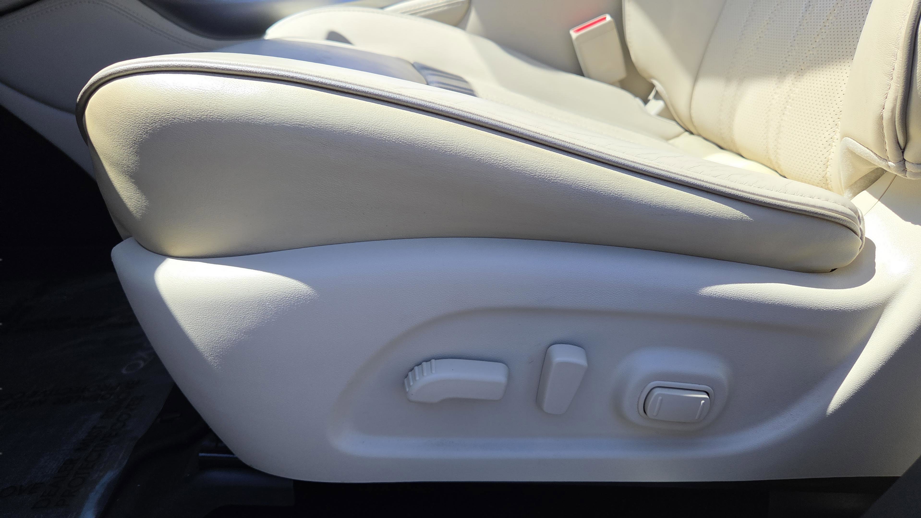 Used 2018 INFINITI QX60 Luxe w/ Deluxe Technology Package image 11