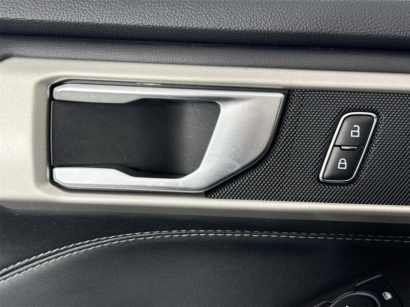 Used 2024 Ford Explorer XLT w/ Class IV Trailer Tow Package image 25