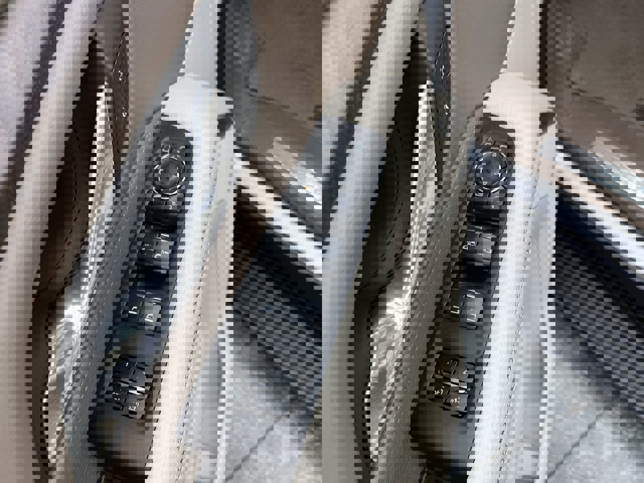 Certified 2024 GMC Yukon Denali AWD/4WD image 9