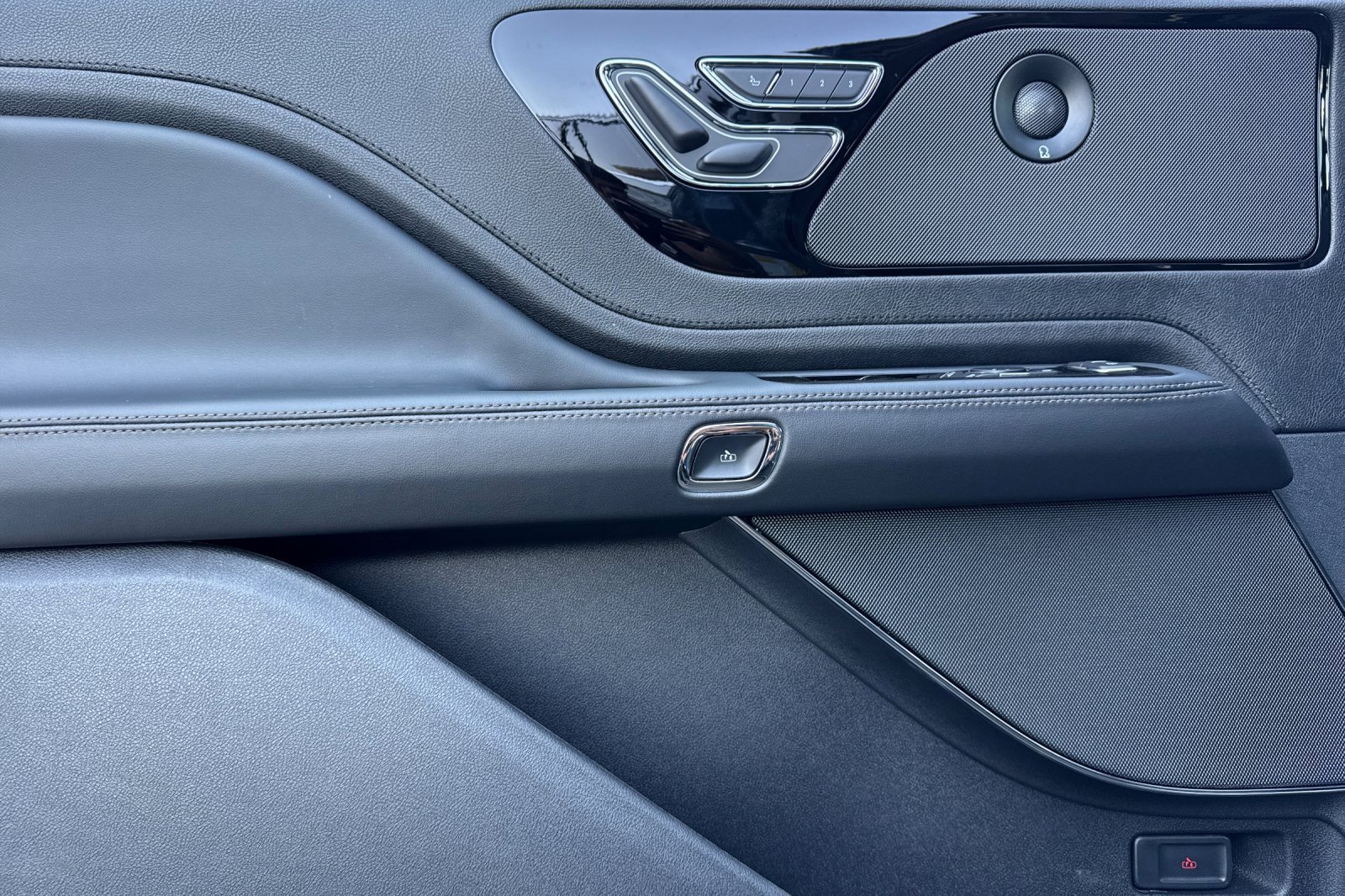 New 2025 Lincoln Aviator Reserve image 10