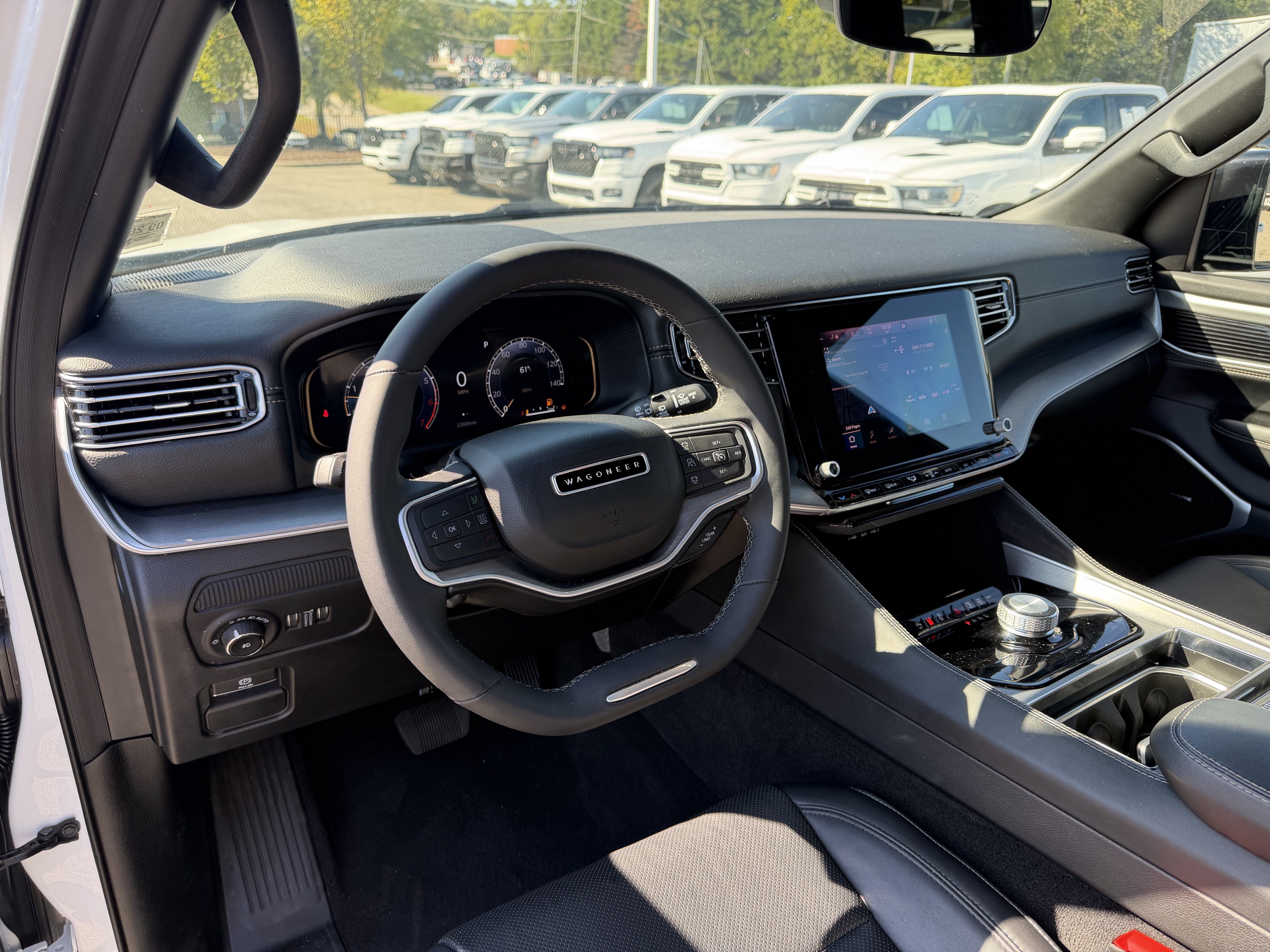 Used 2025 Jeep Wagoneer Series II RWD image 11