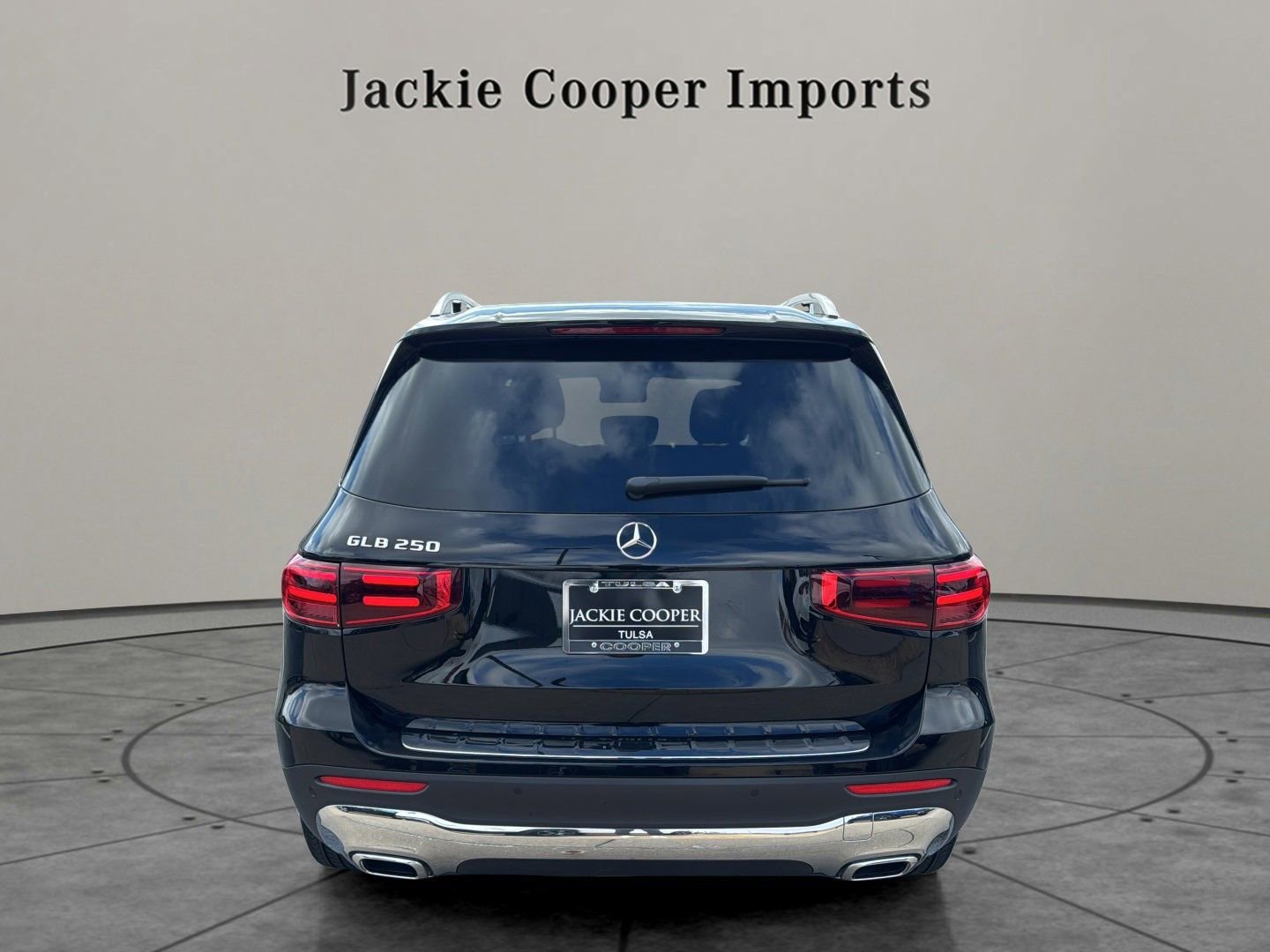 Certified 2025 Mercedes-Benz GLB 250 image 4