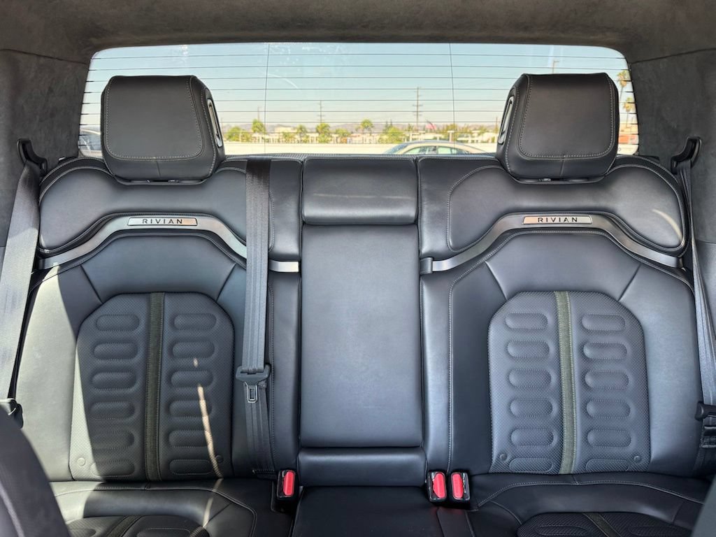 Used 2024 Rivian R1T Adventure Dual AWD/4WD image 18