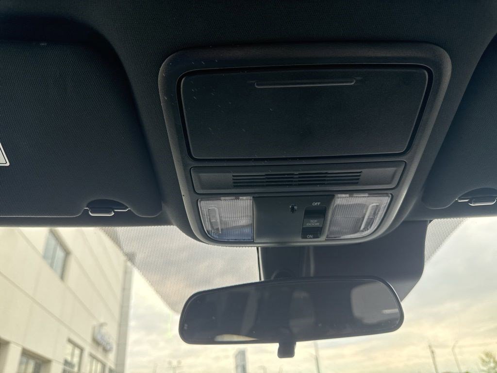 Used 2022 Honda Pilot Sport image 25