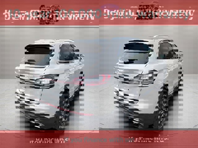 Used 2022 Lincoln Nautilus Reserve w/ Luxury Package image 10