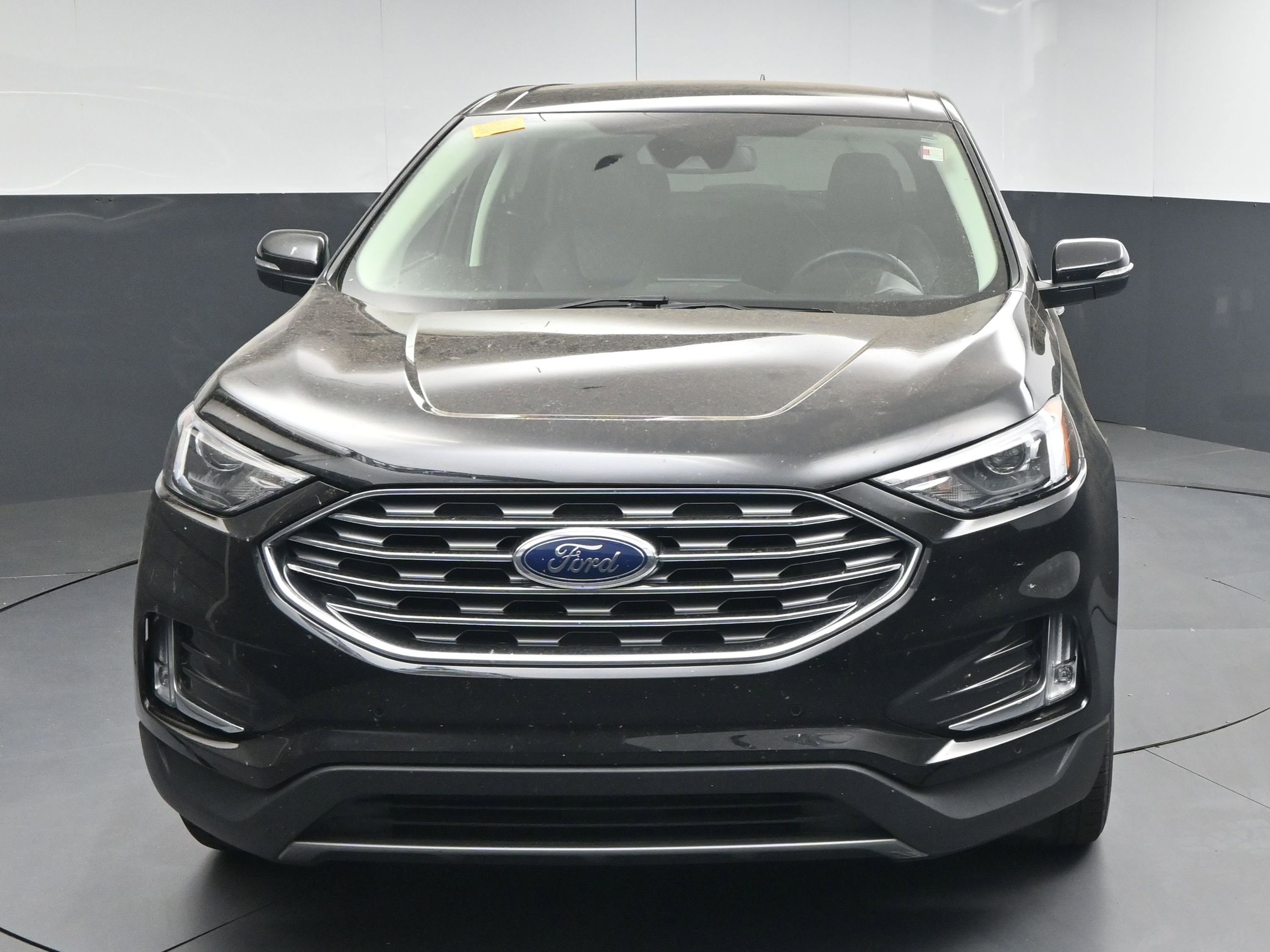 Used 2024 Ford Edge Titanium AWD/4WD image 2