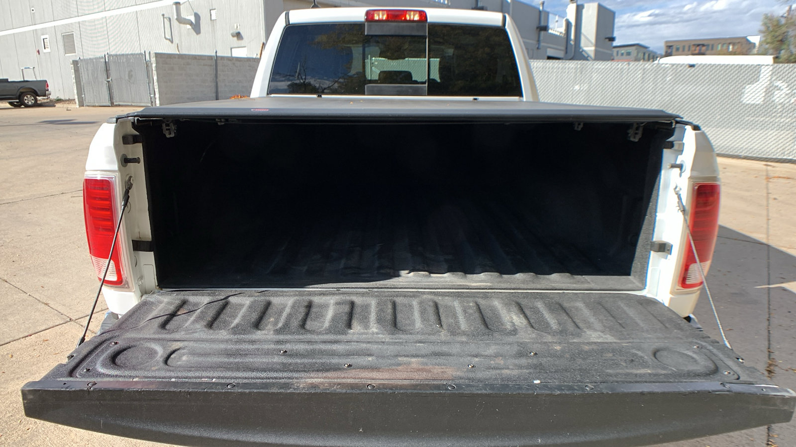 Used 2018 RAM 1500 Laramie image 27