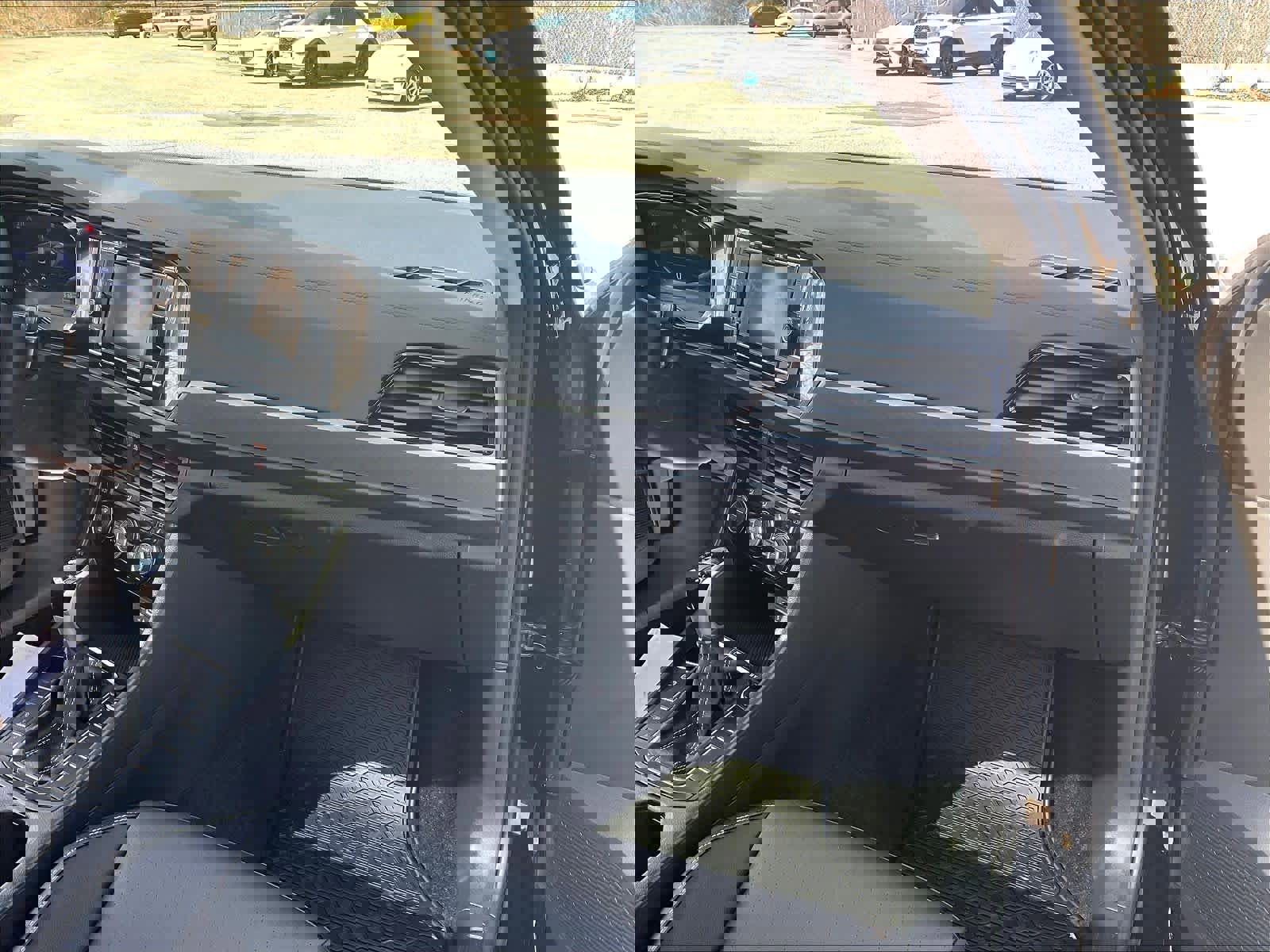 Used 2023 Volkswagen Jetta SE w/ Panoramic Sunroof Package image 13