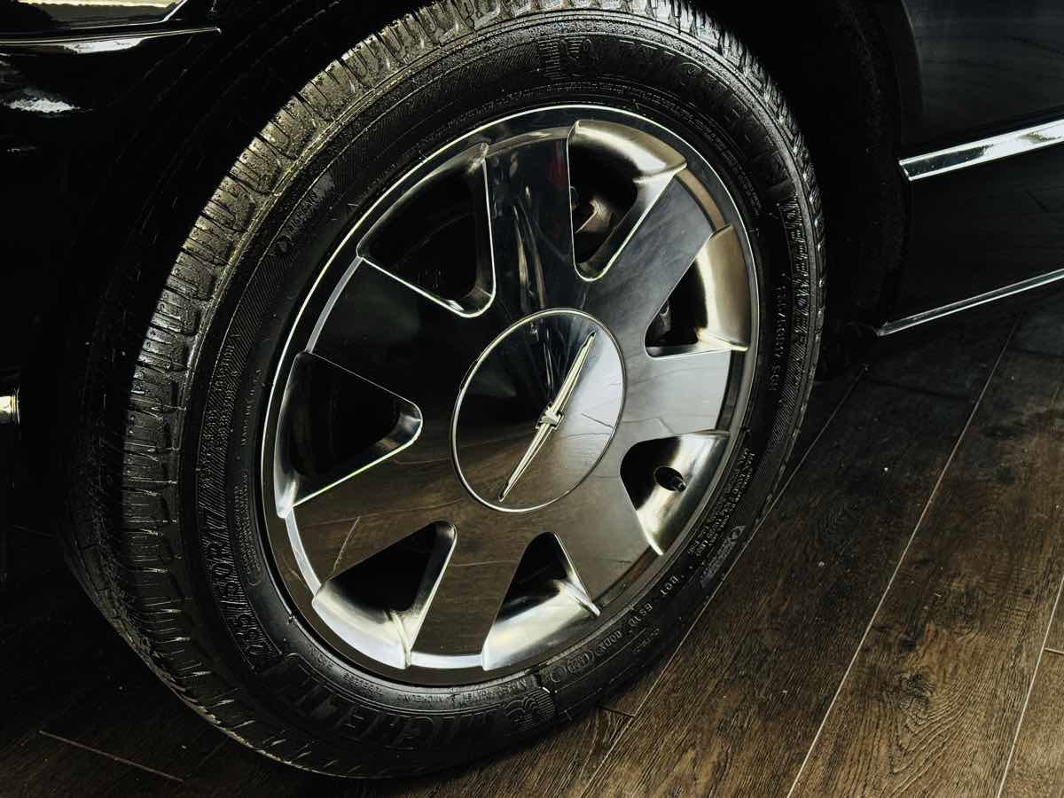 Used 2002 Ford Thunderbird Deluxe image 12