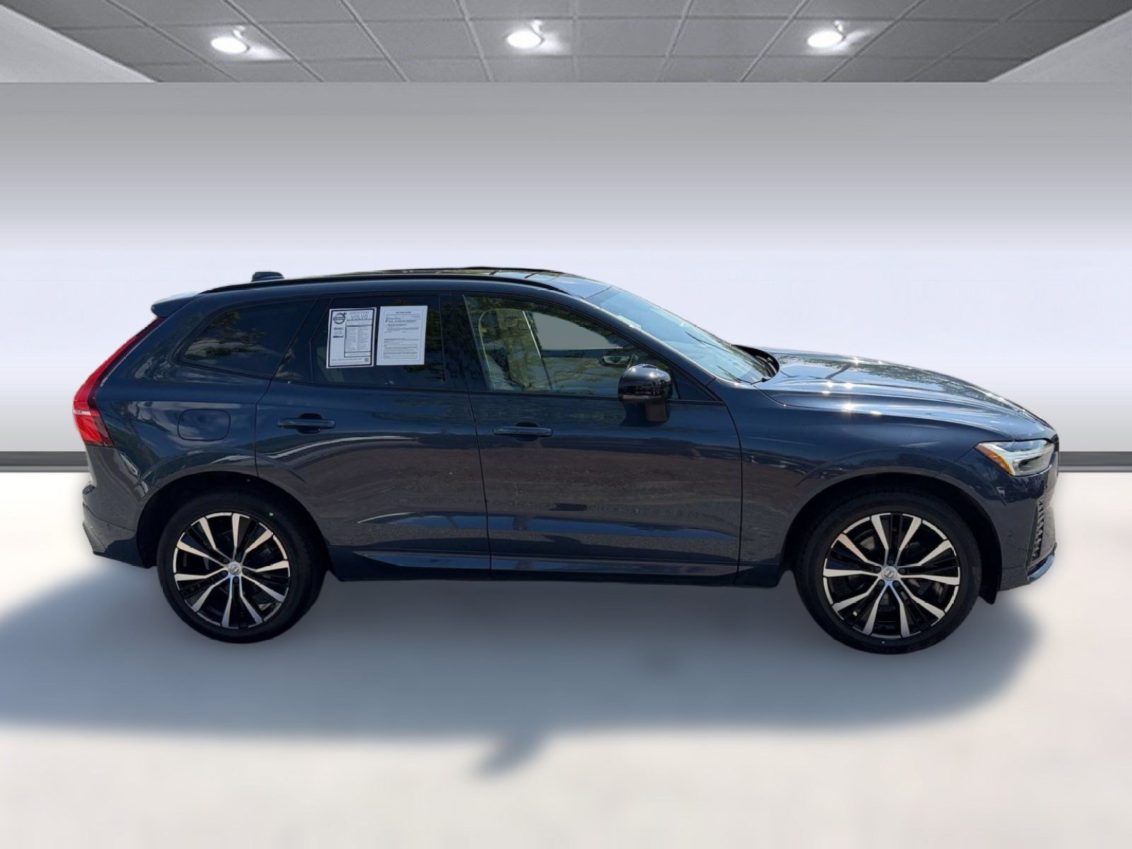Used 2024 Volvo XC60 B5 Plus w/ Climate Package AWD/4WD image 8