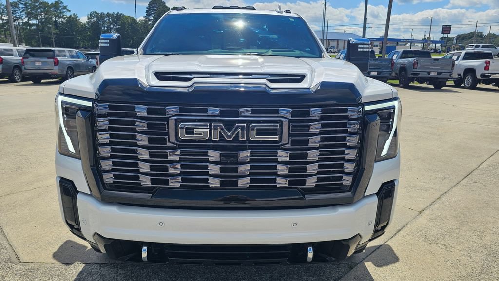 Used 2025 GMC Sierra 2500 Denali Ultimate AWD/4WD image 2