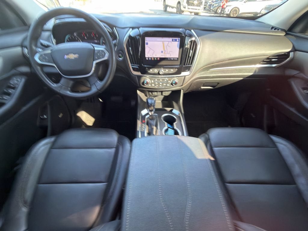 Used 2021 Chevrolet Traverse LT w/ LT Premium Package FWD image 12