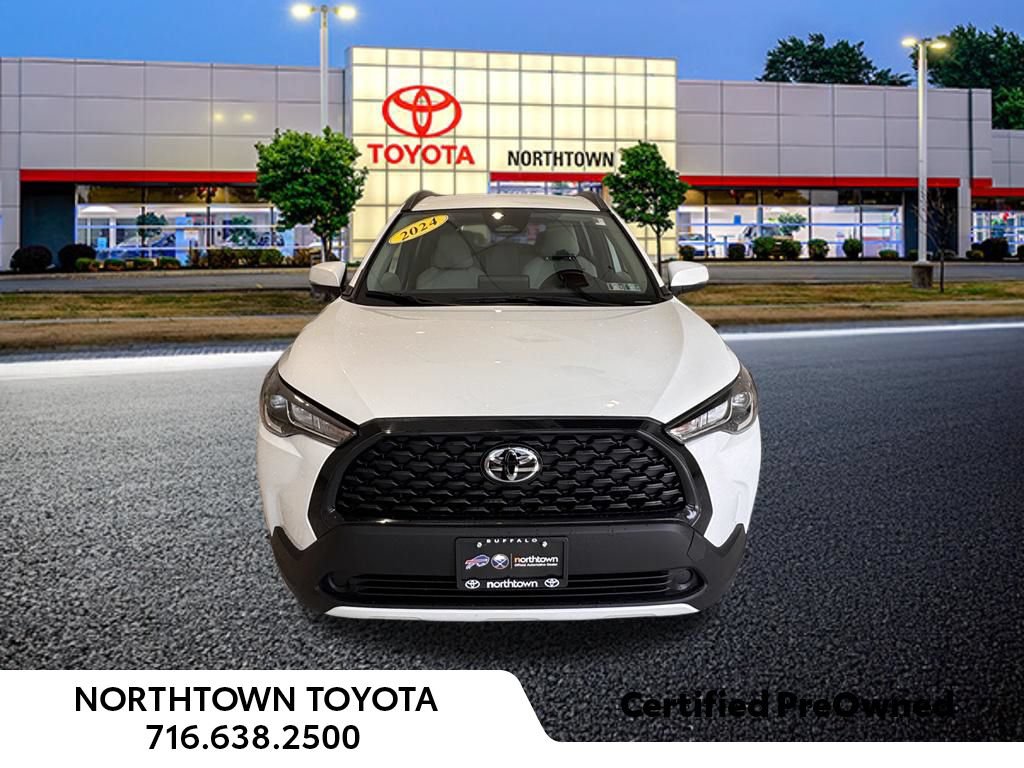Used 2024 Toyota Corolla Cross LE FWD image 6