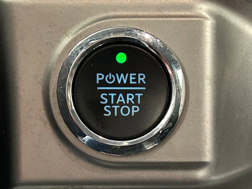 Used 2022 Ford F150 Lightning XLT image 24