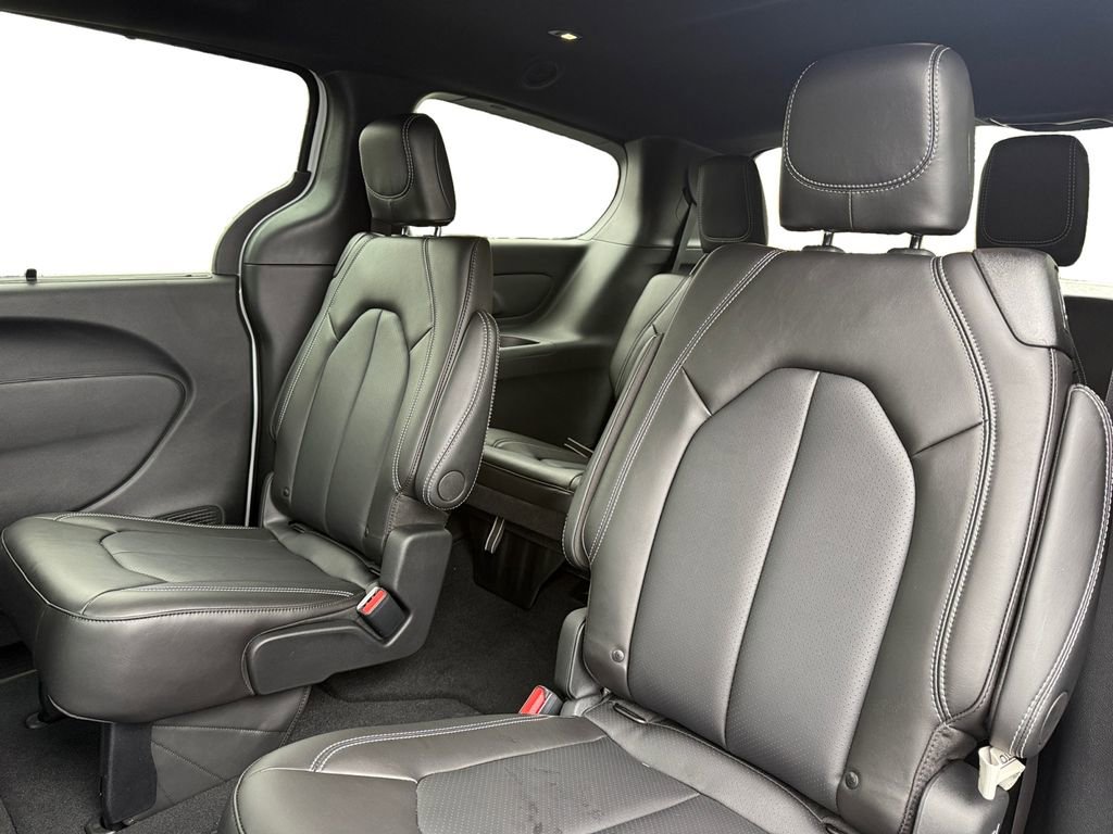 New 2026 Chrysler Pacifica Select FWD image 14