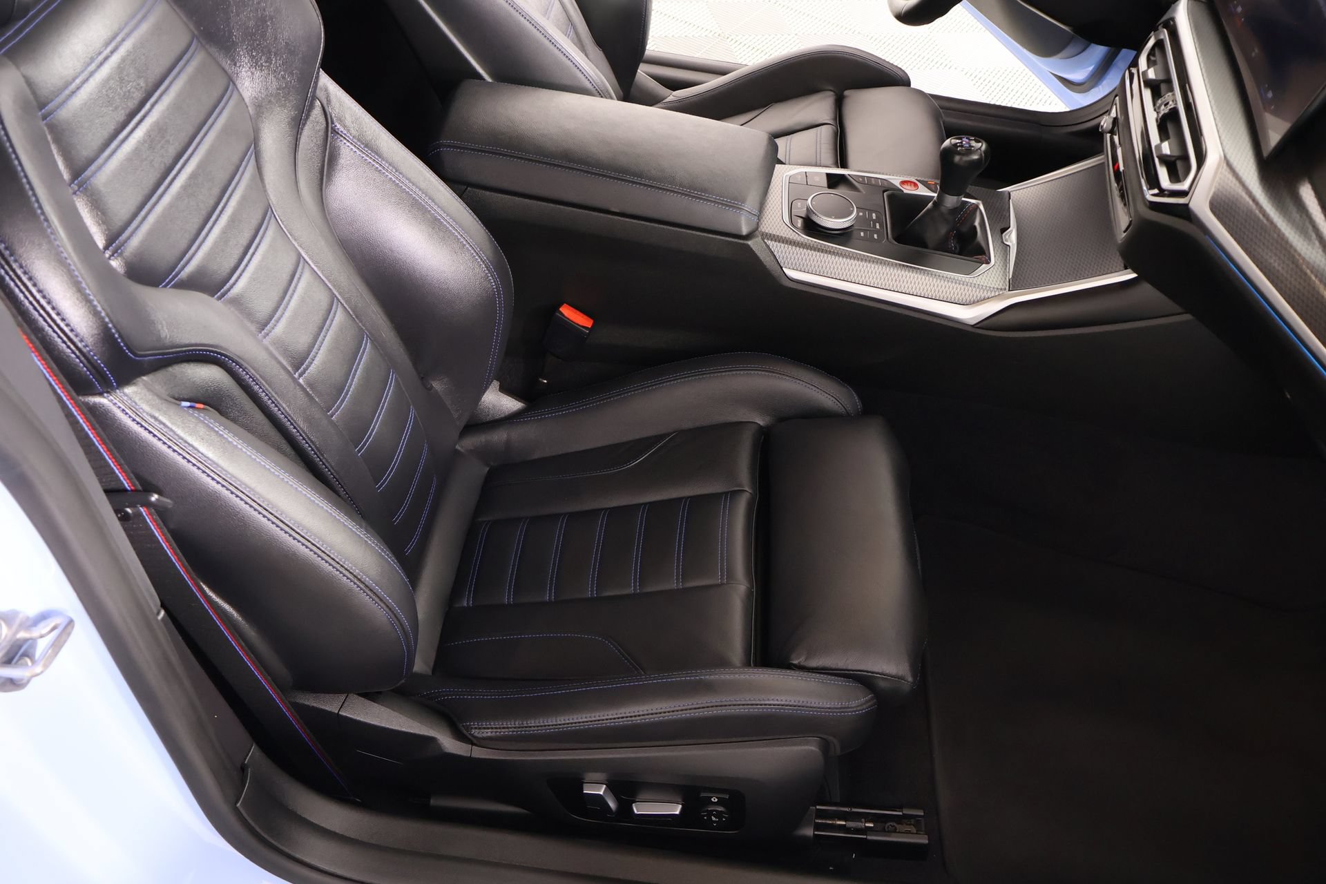 Used 2023 BMW M2 w/ Lighting Package RWD image 14