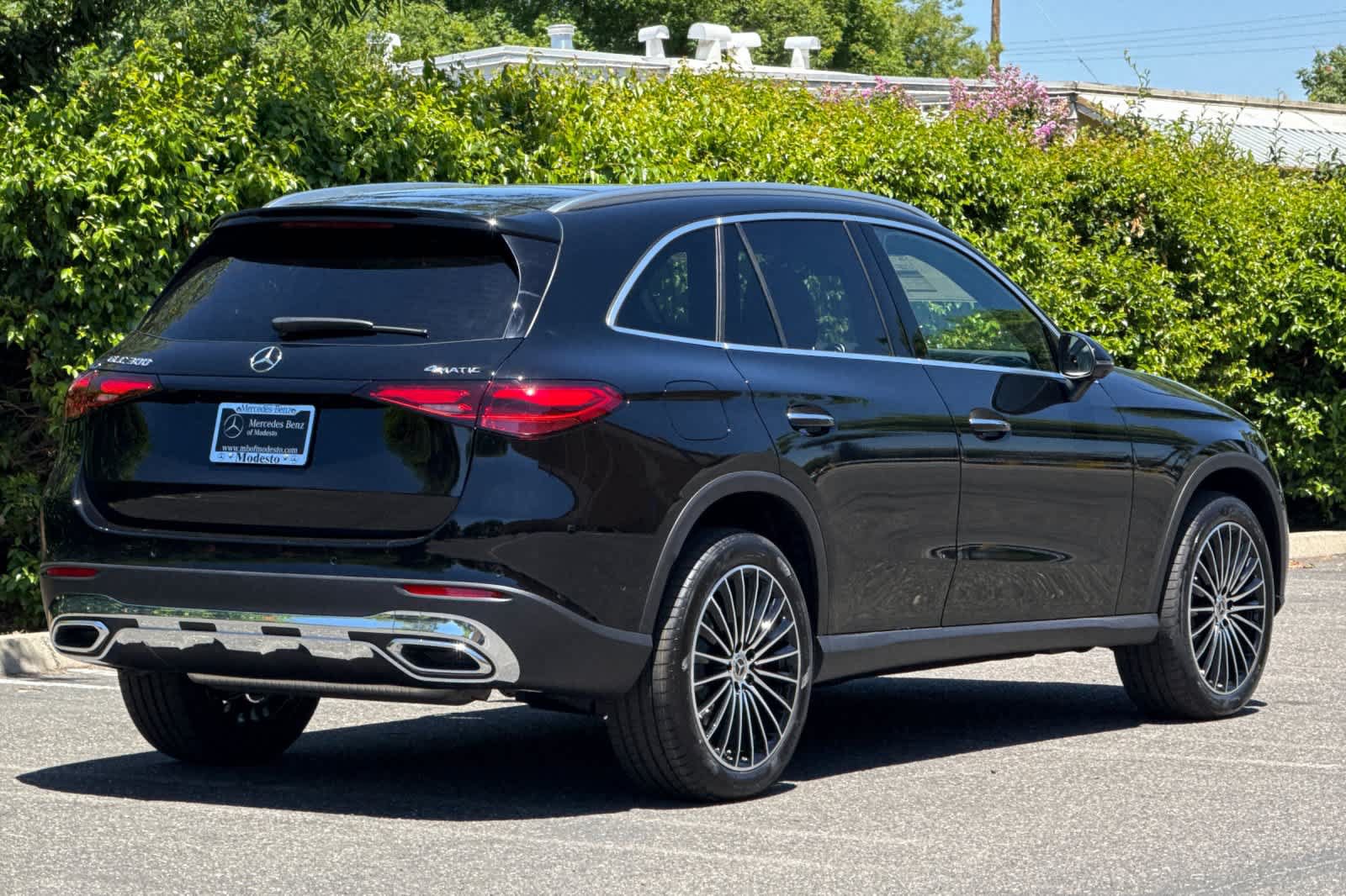 New 2026 Mercedes-Benz GLC 300 4MATIC image 3