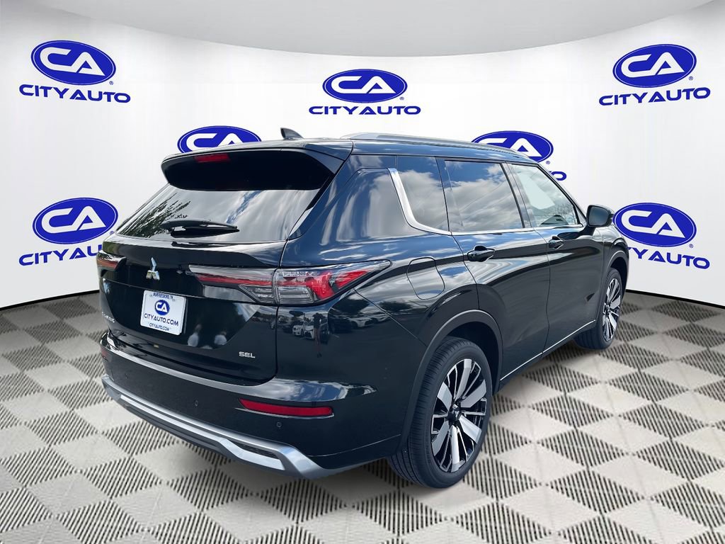New 2025 Mitsubishi Outlander SEL image 3