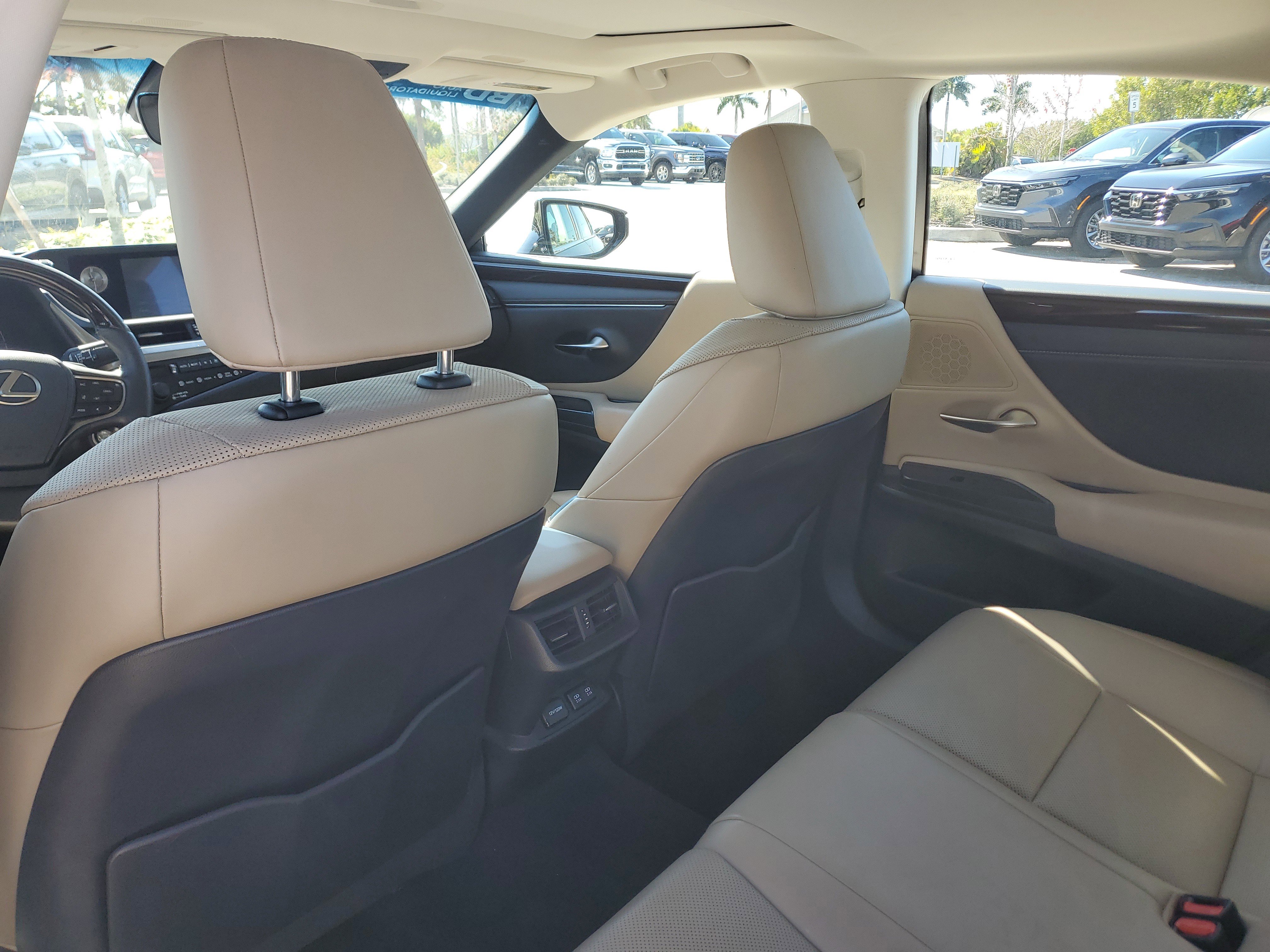 Used 2019 Lexus ES 350 w/ Premium Package image 14