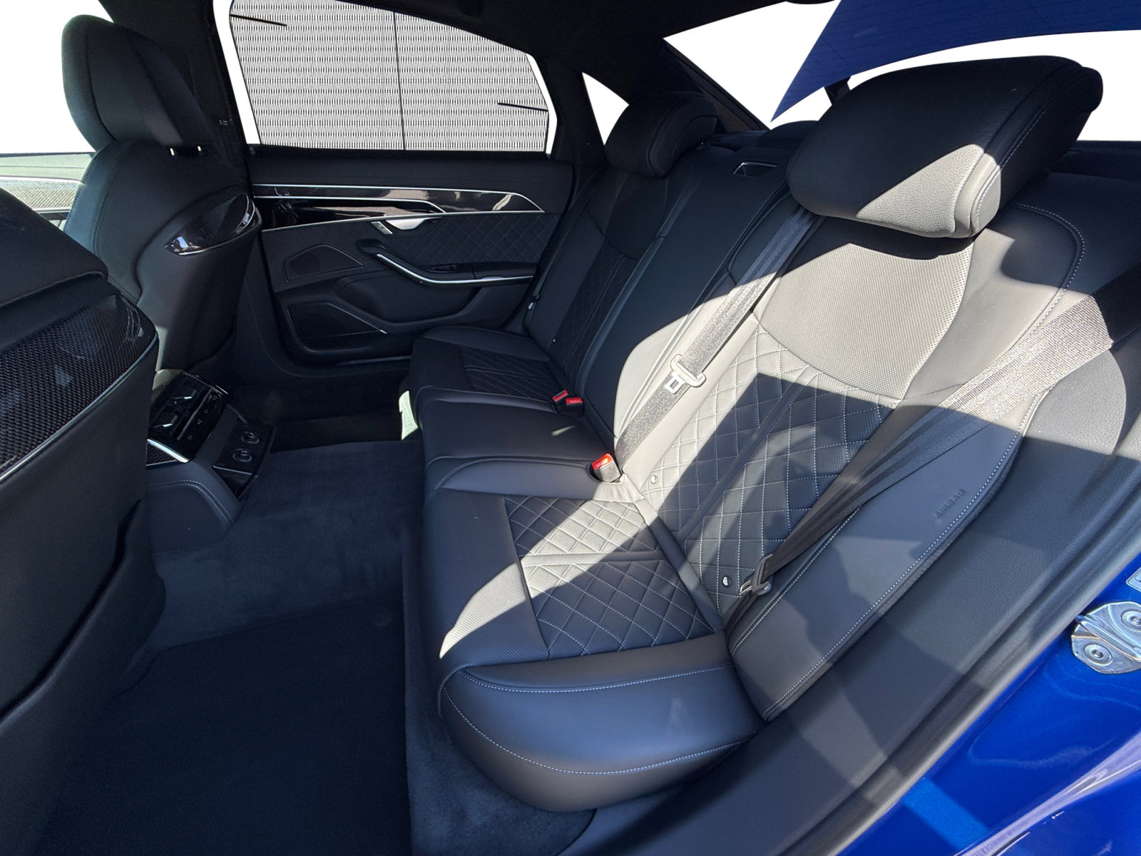 Used 2024 Audi S8 4.0T w/ S8 Black Optic Plus Package image 16